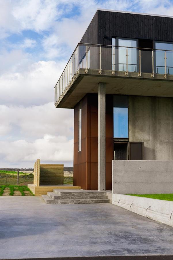 Converted Water Tower Villa Grindavik Exterior photo